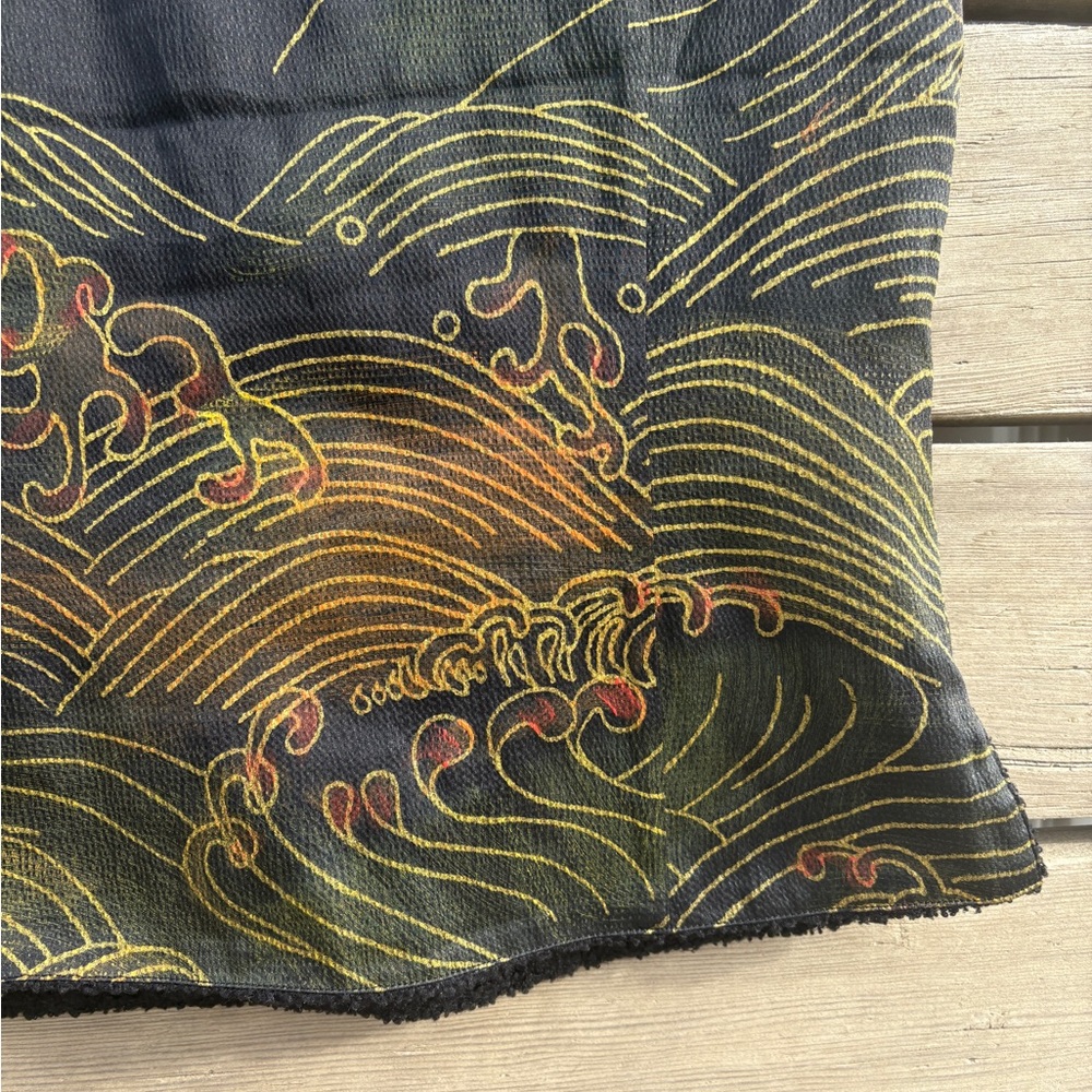Vintage Asian Style fleece lined Black and Gold Patterned Vest - Picture 4 of 15